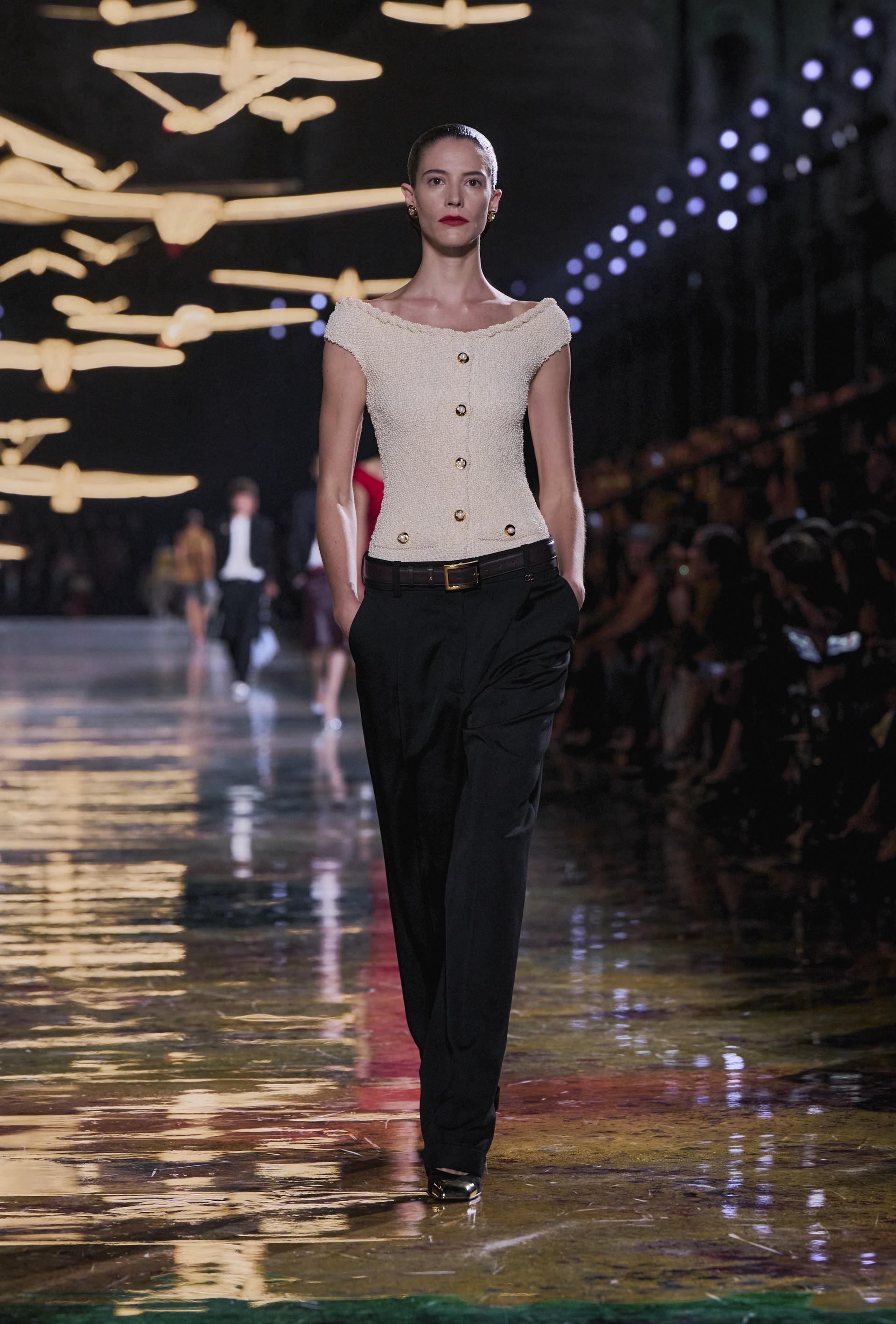 Hinh anh Blazy gọi quá trình này là “Chanel-ized”. 15