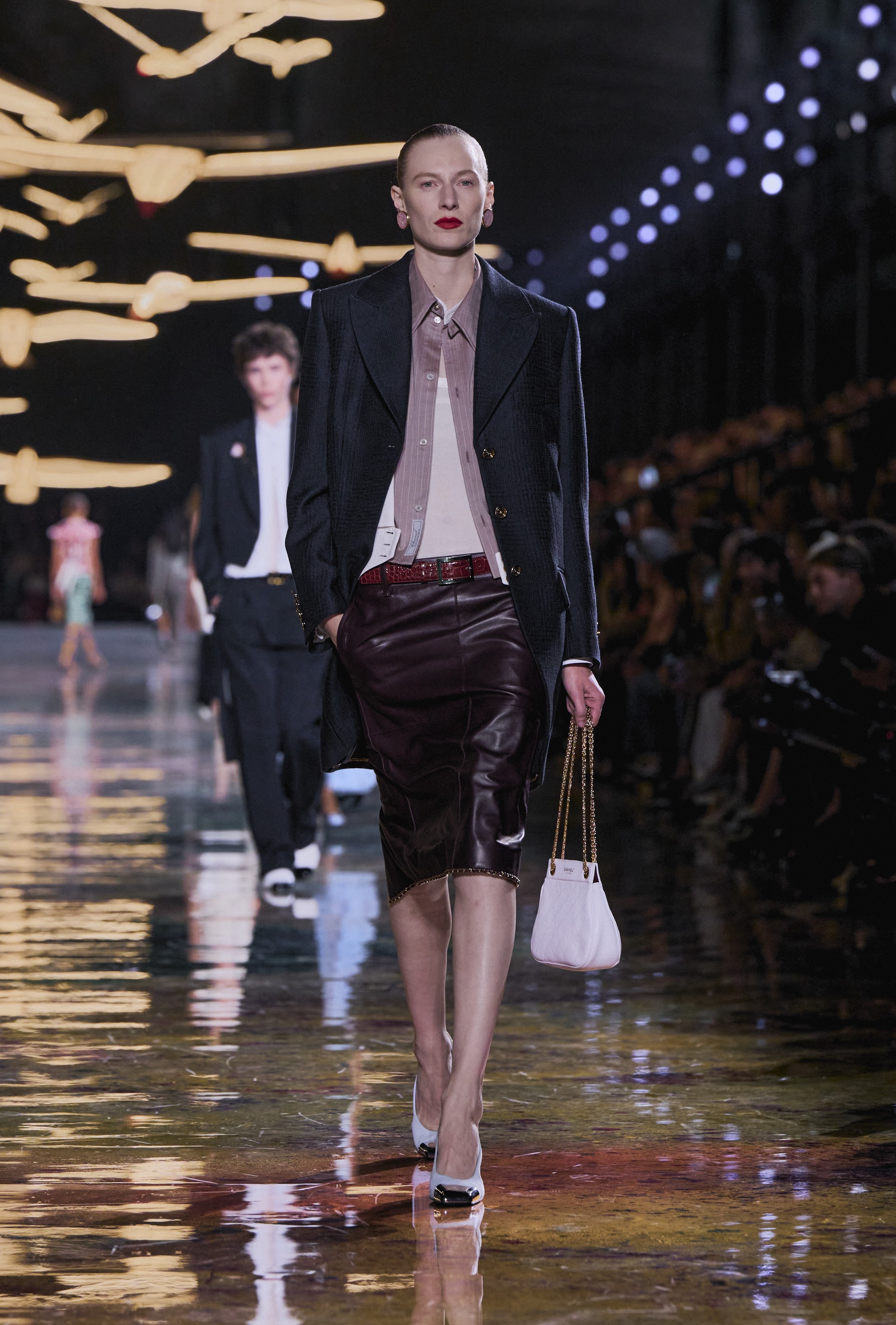 Hinh anh Blazy gọi quá trình này là “Chanel-ized”. 3