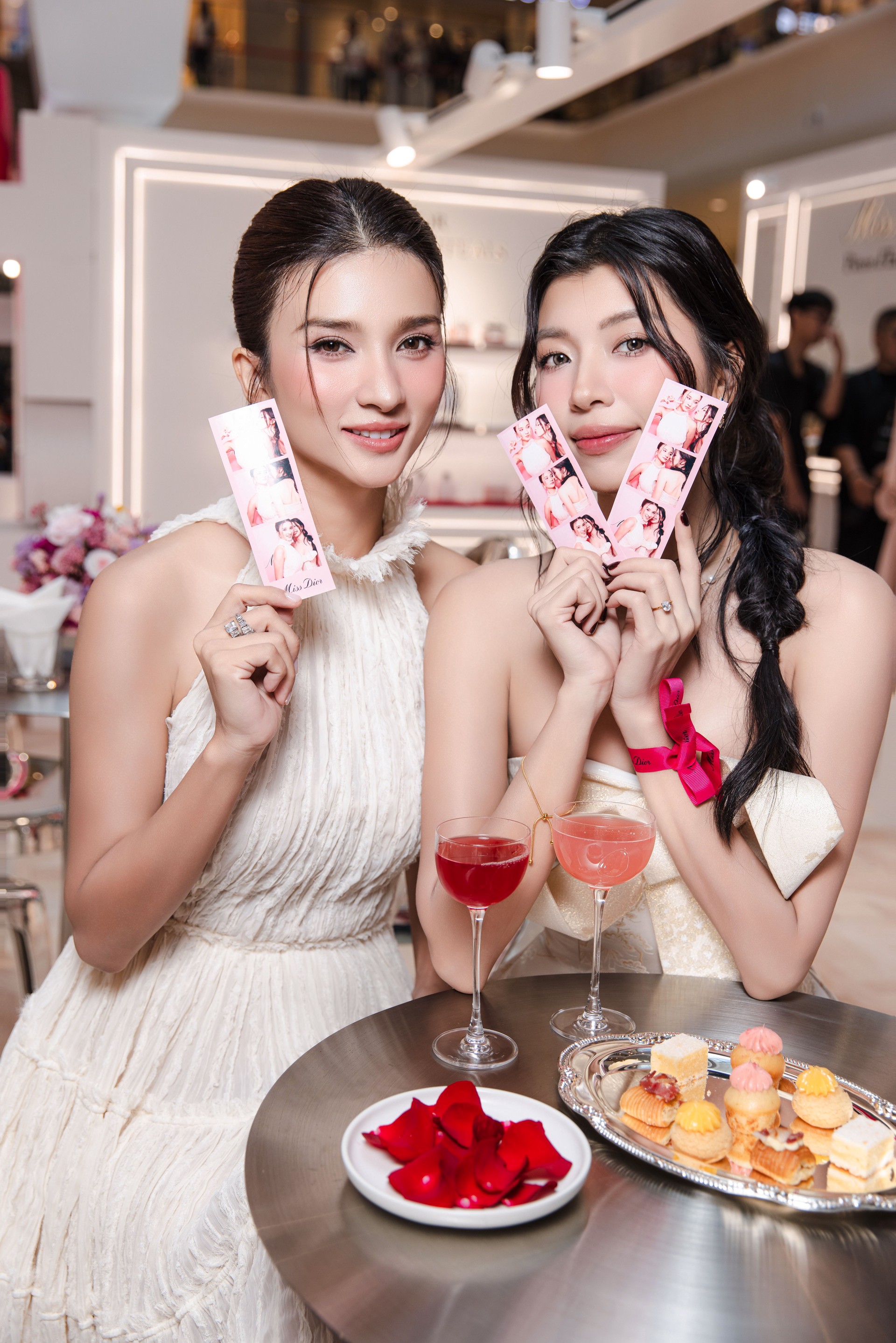 Hinh anh Khám phá Miss Dior qua những dấu ấn couture 10