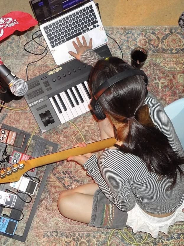 Hinh anh ‘we fell in love in october’: Bài hát mùa thu dành cho những rung động đầu tiên 4