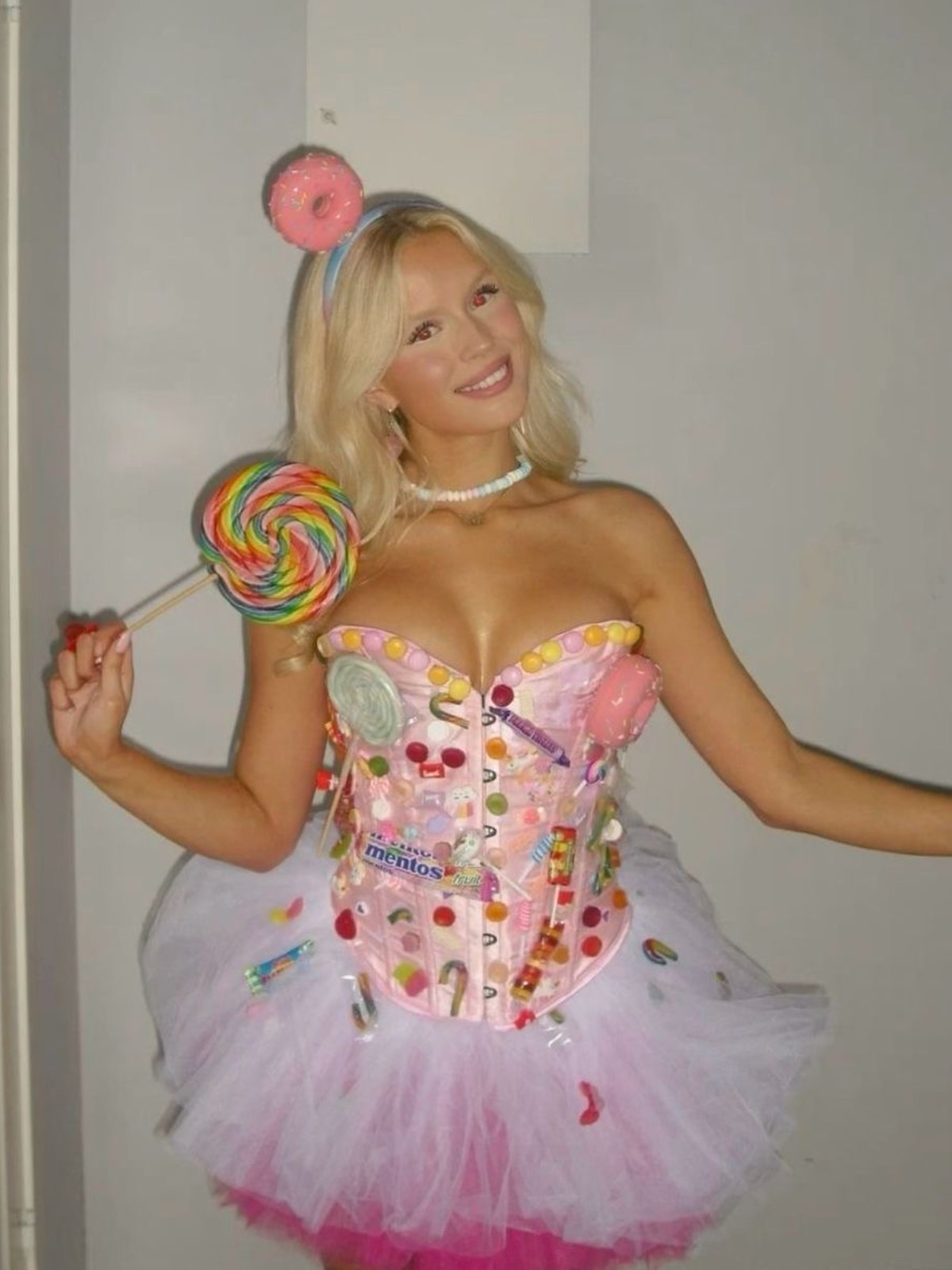 Hinh anh Muôn sắc thái trang điểm cho mùa Halloween 14