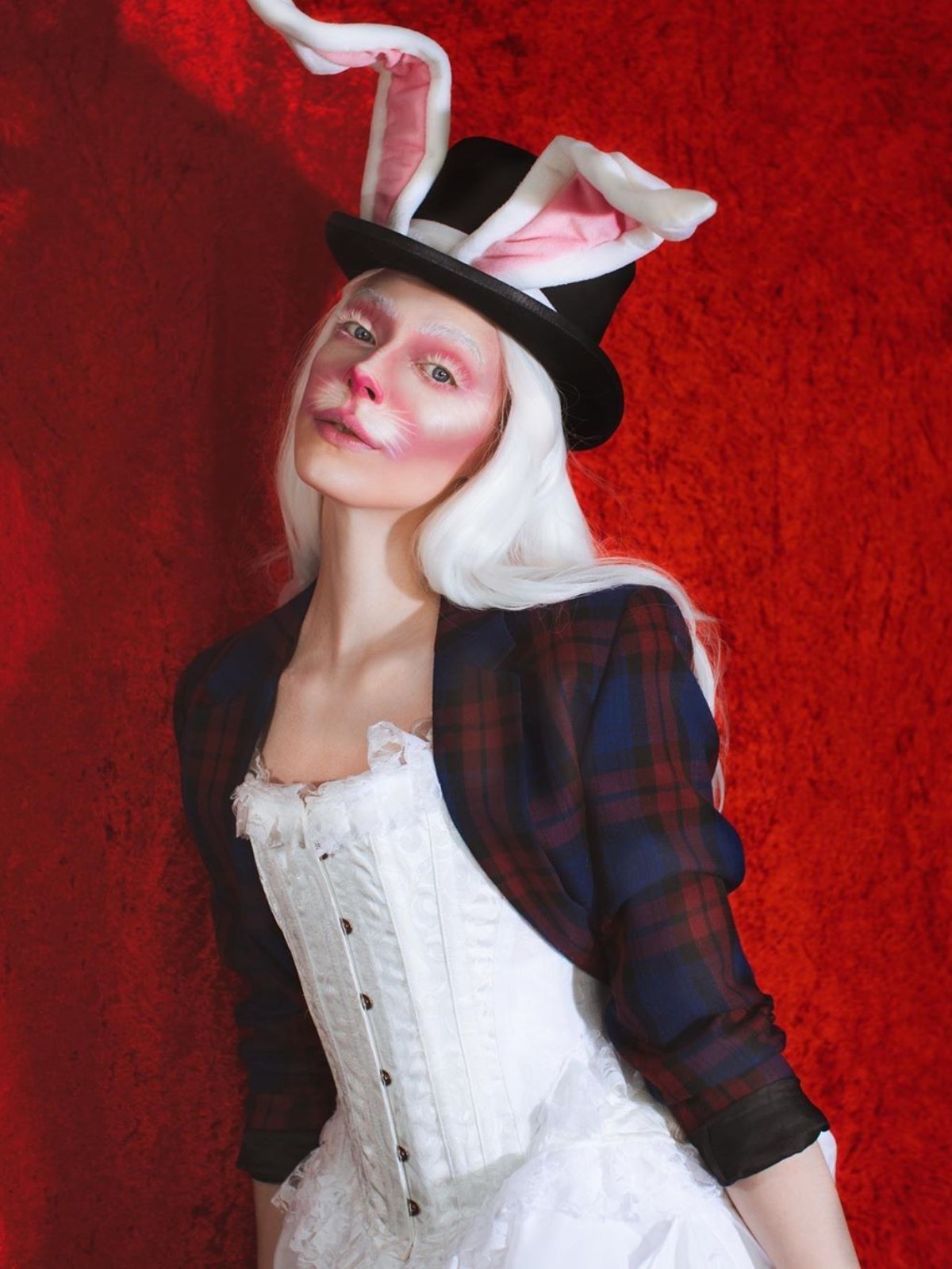 Hinh anh Muôn sắc thái trang điểm cho mùa Halloween 3