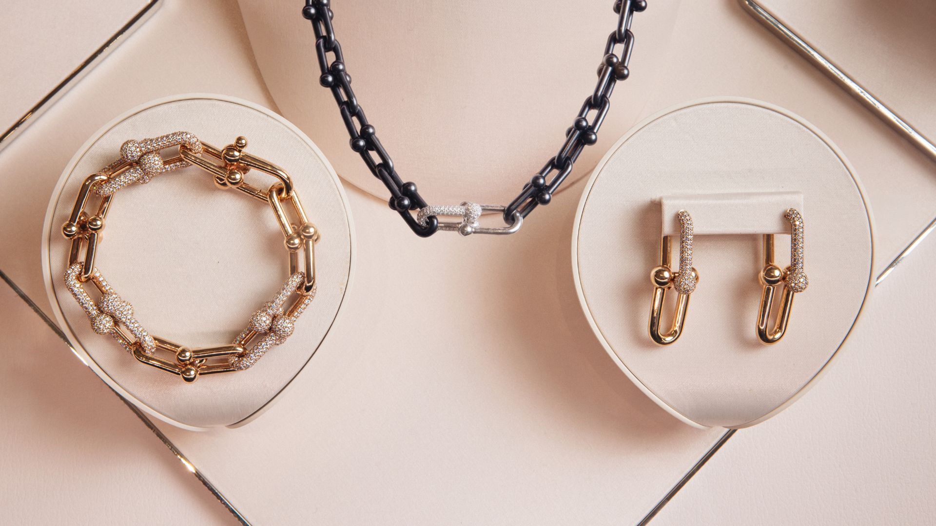 Tiffany & Co. HardWear Studio: Dấu ấn HardWear giữa lòng Việt Nam