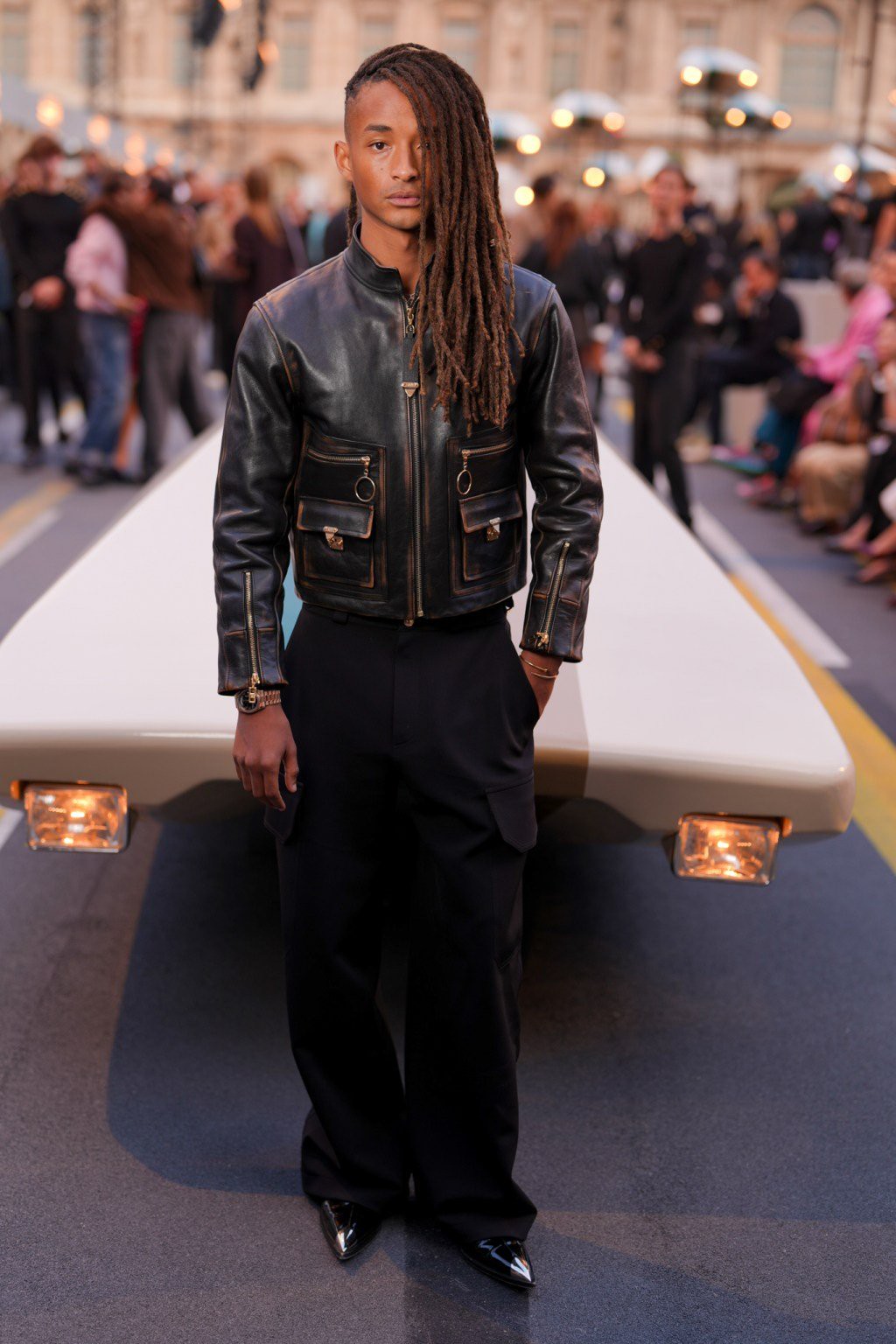 Hinh anh Louis Vuitton Spring/Summer 2027: Quá khứ, hiện tại và tương lai sóng bước trên đại lộ thời gian 3