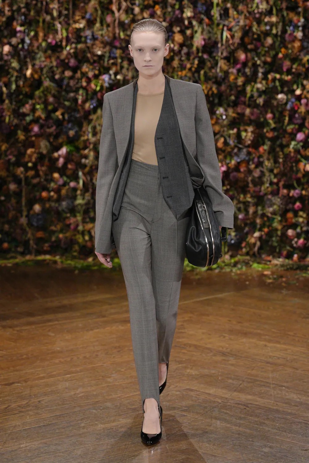 Hinh anh Maison Margiela Spring/Summer 2027: Sự nổi loạn của những điều rất đỗi bình thường 10