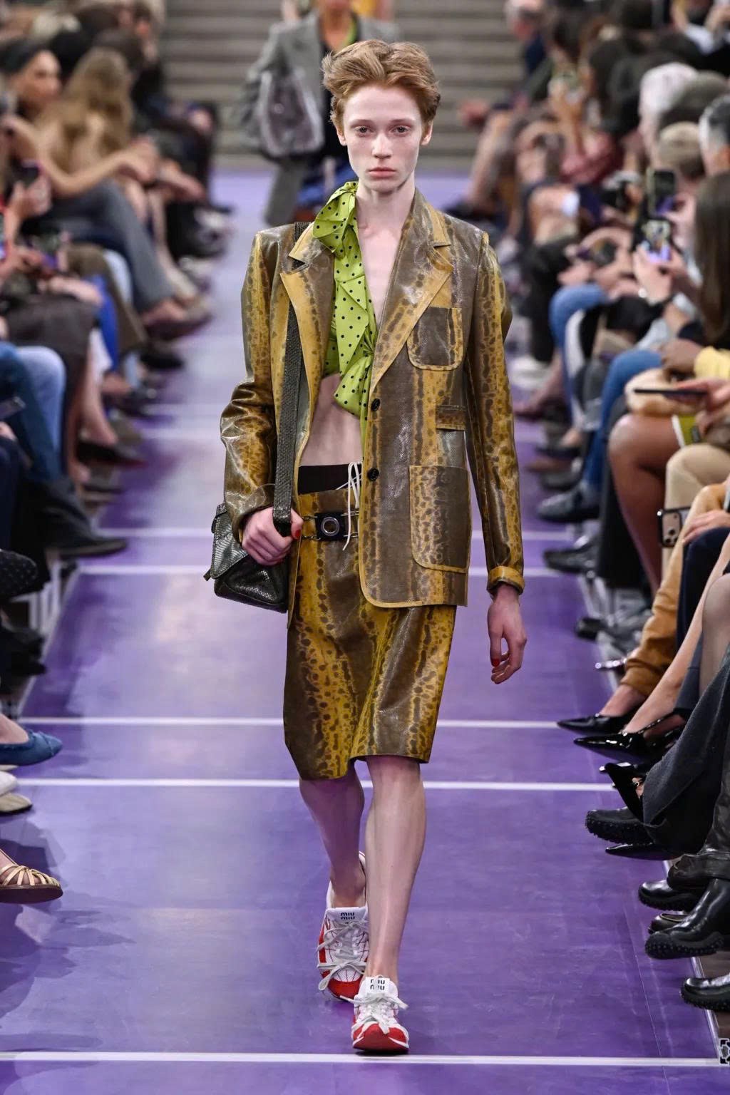 Hinh anh Miu Miu Spring/Summer 2027: Nghệ thuật làm mới những điều quen thuộc 30