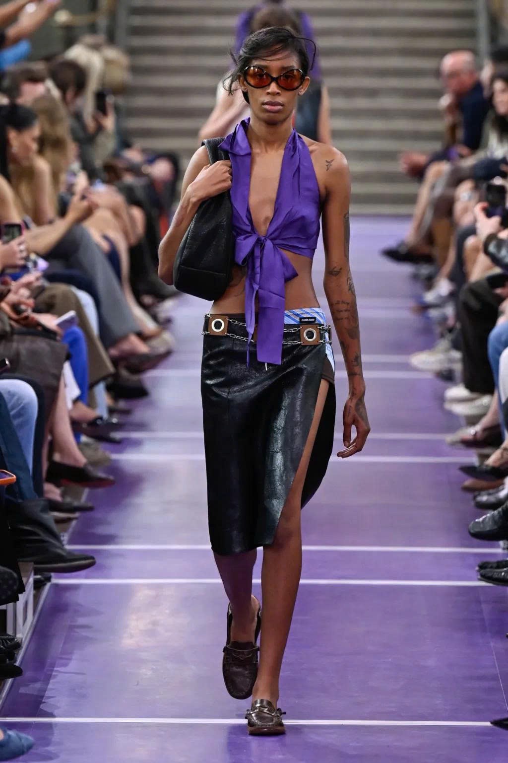 Hinh anh Miu Miu Spring/Summer 2027: Nghệ thuật làm mới những điều quen thuộc 32