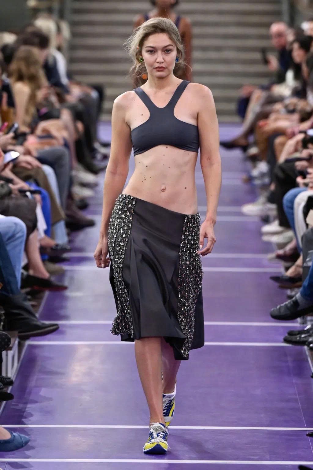 Hinh anh Miu Miu Spring/Summer 2027: Nghệ thuật làm mới những điều quen thuộc 5