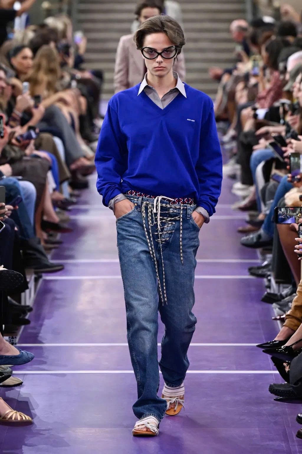 Hinh anh Miu Miu Spring/Summer 2027: Nghệ thuật làm mới những điều quen thuộc 22