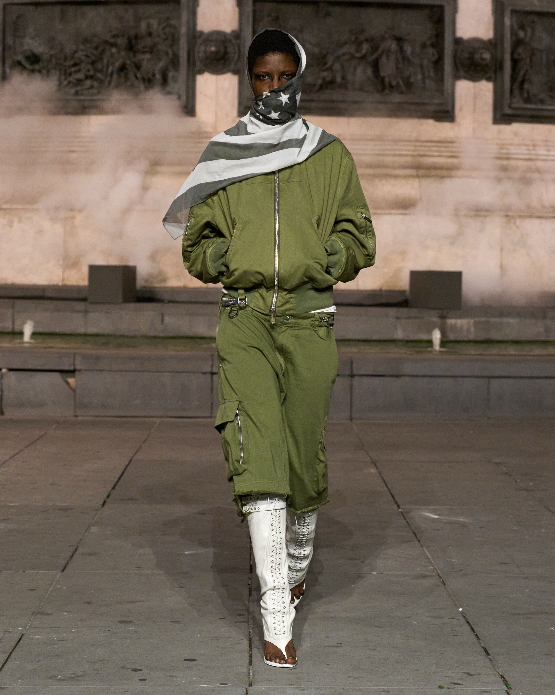 Hinh anh Những thế giới khác lạ tại Paris Fashion Week 15