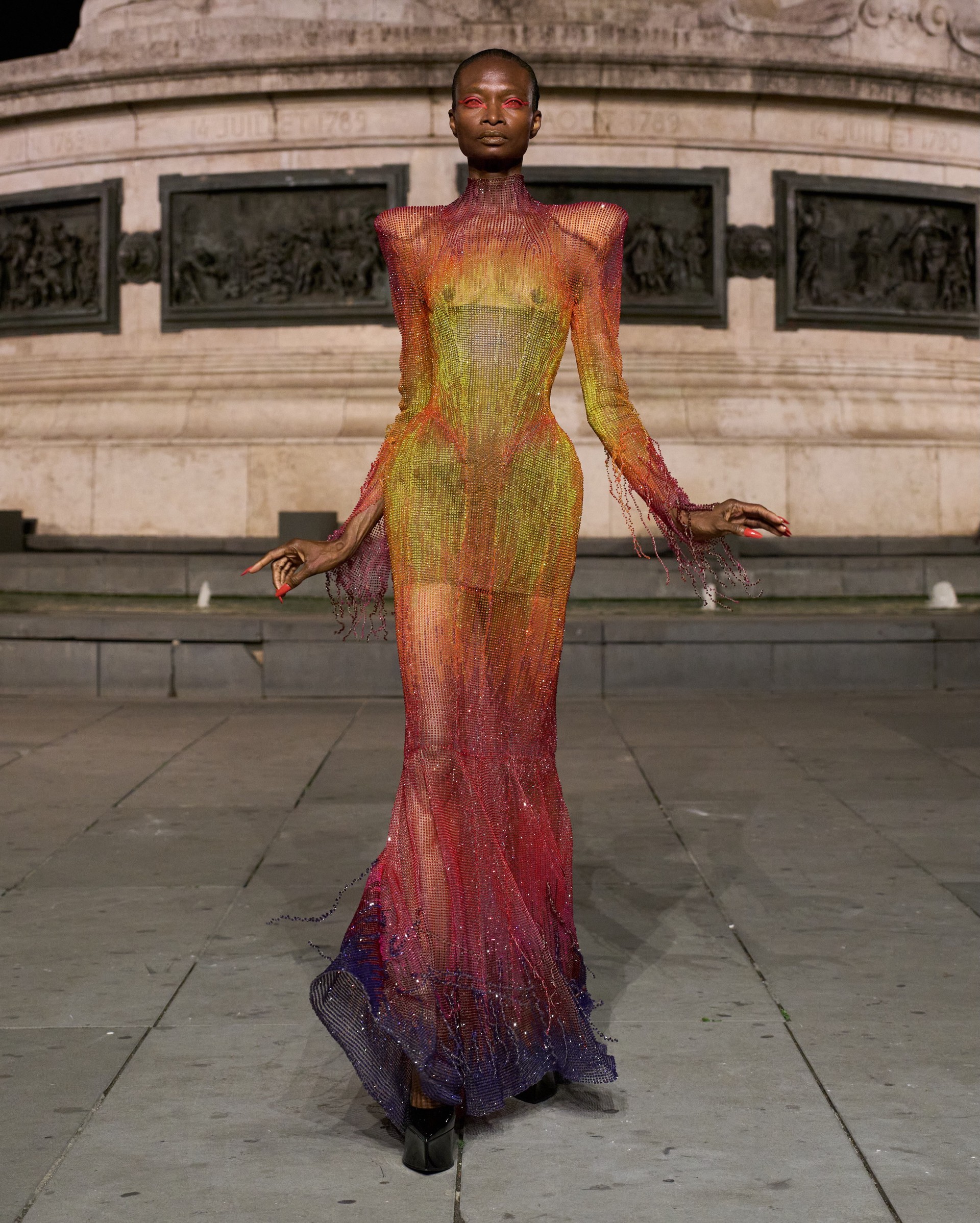 Hinh anh Những thế giới khác lạ tại Paris Fashion Week 16