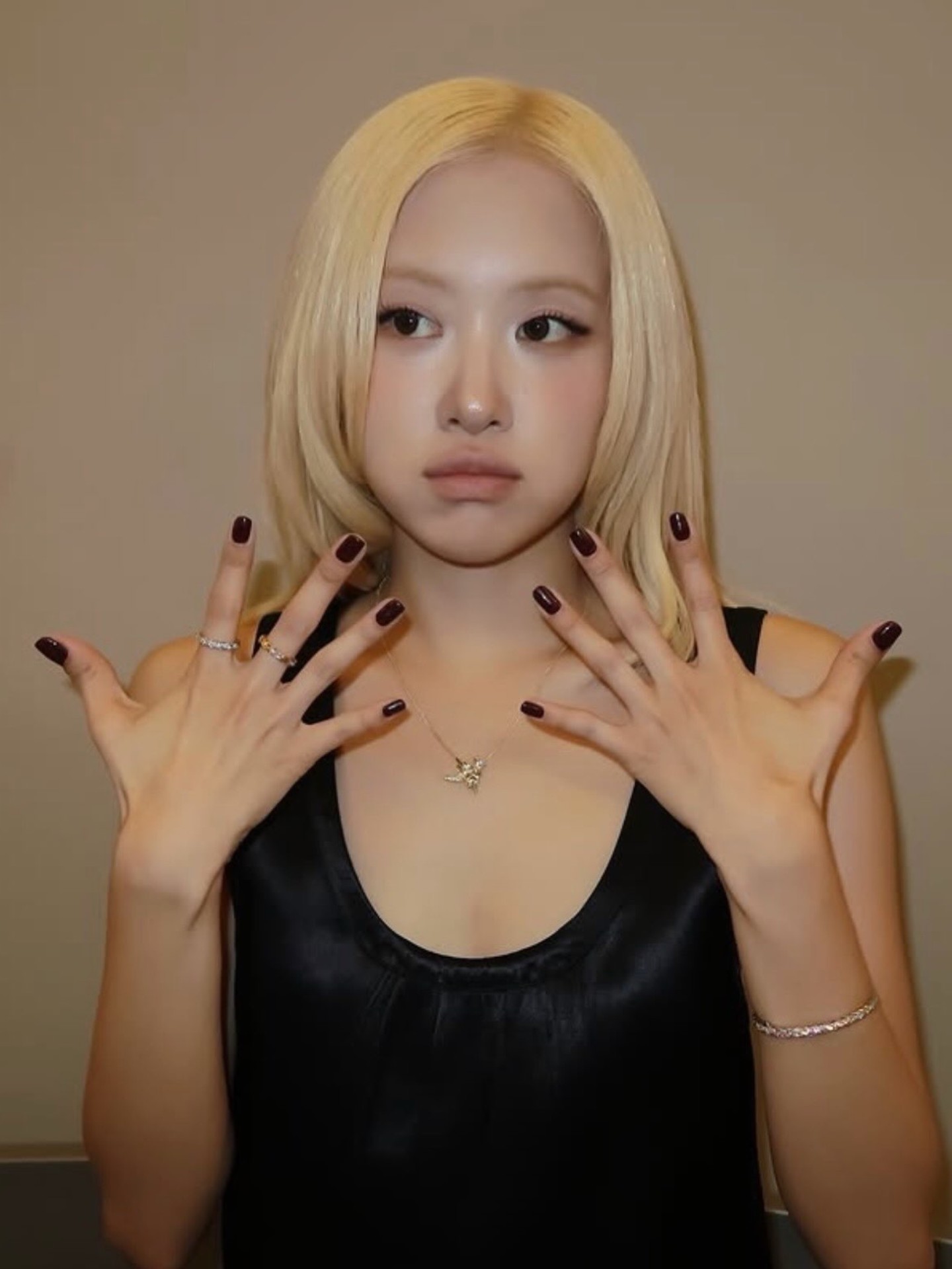 Hinh anh Nail Art Thu-Đông 2026: Mùa Thu gọi tên sắc tím 9