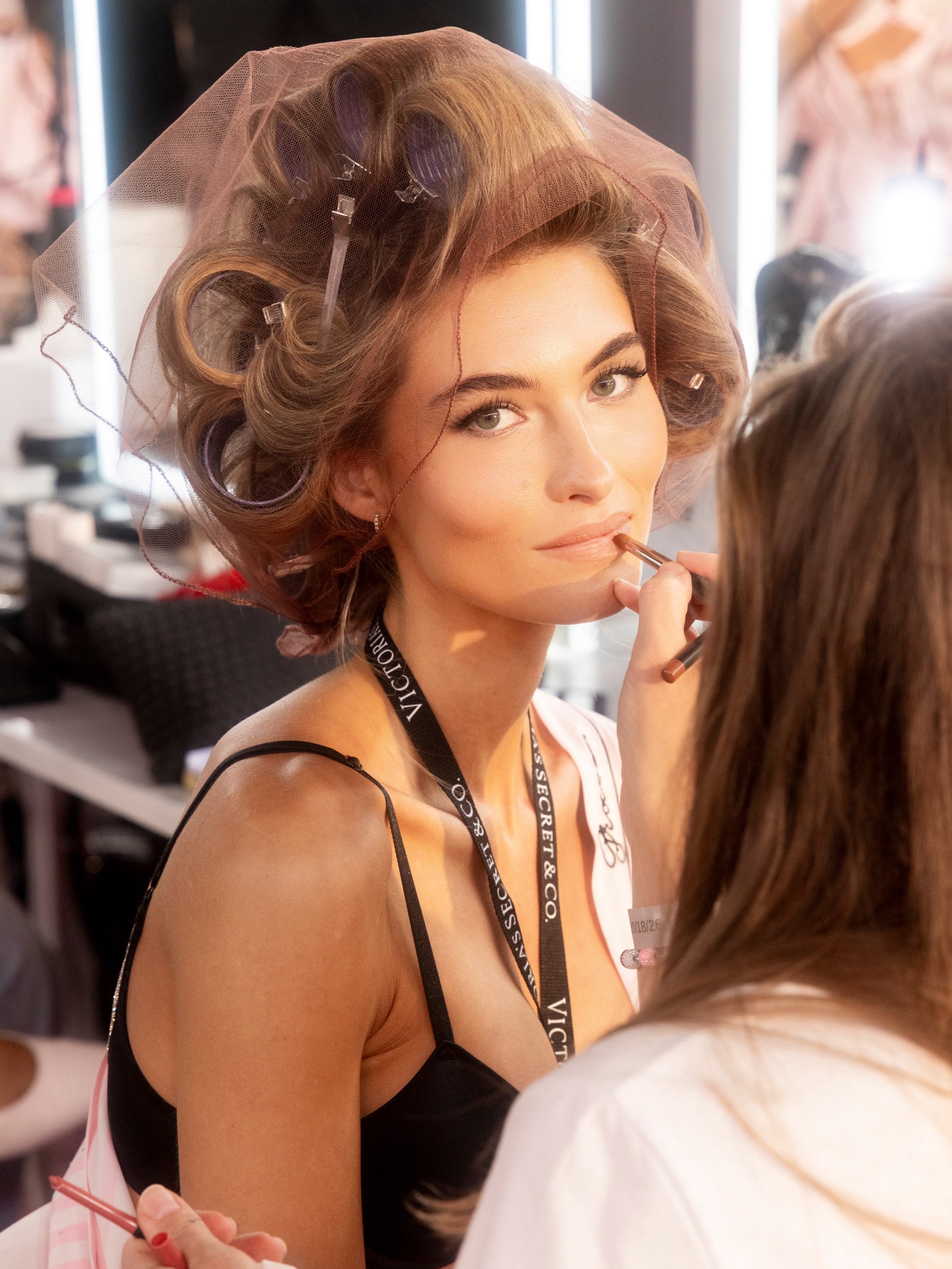 Hinh anh Bombshell hair: Mái tóc làm nên huyền thoại Victoria's Secret 22