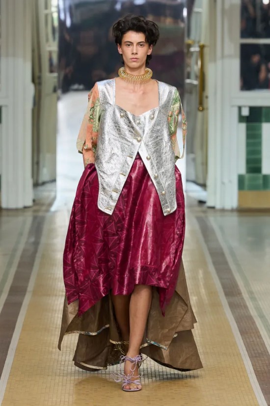 Hinh anh Vivienne Westwood Spring 2027: “Đây là mùa hè” 24