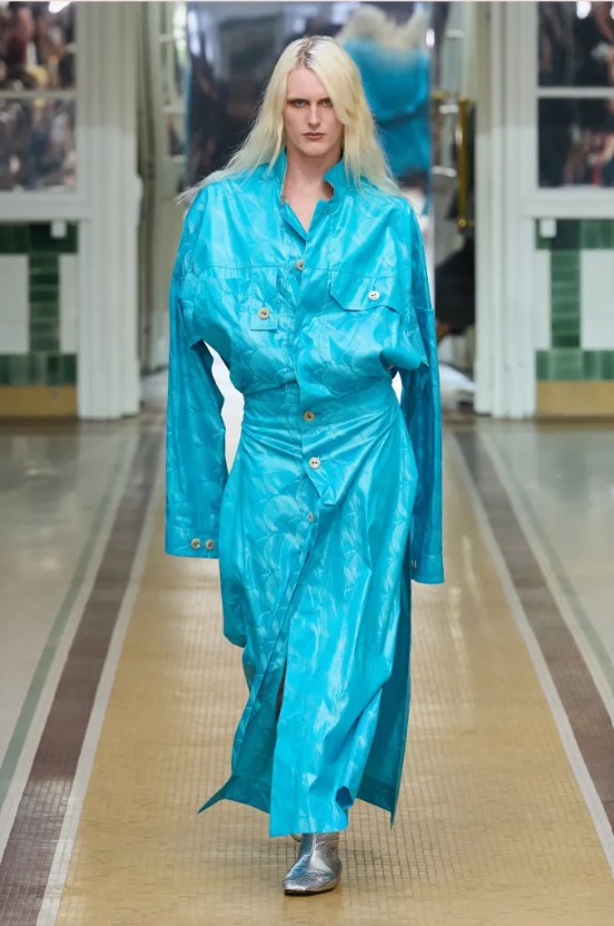 Hinh anh Vivienne Westwood Spring 2027: “Đây là mùa hè” 23