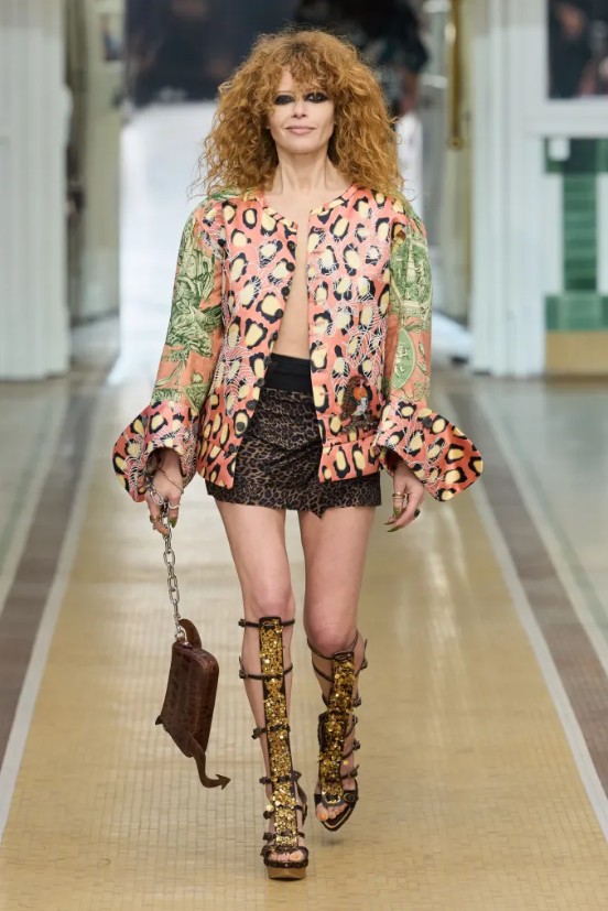 Hinh anh Vivienne Westwood Spring 2027: “Đây là mùa hè” 12