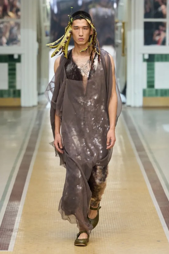 Hinh anh Vivienne Westwood Spring 2027: “Đây là mùa hè” 41