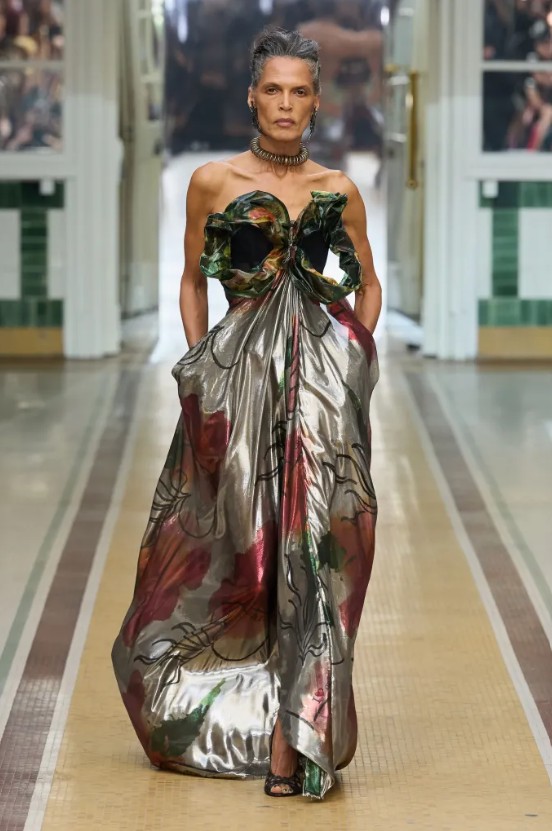 Hinh anh Vivienne Westwood Spring 2027: “Đây là mùa hè” 37