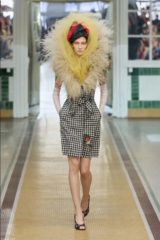Hinh anh Vivienne Westwood Spring 2027: “Đây là mùa hè” 45