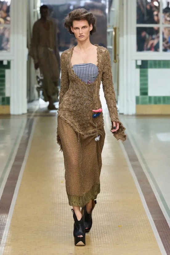 Hinh anh Vivienne Westwood Spring 2027: “Đây là mùa hè” 28