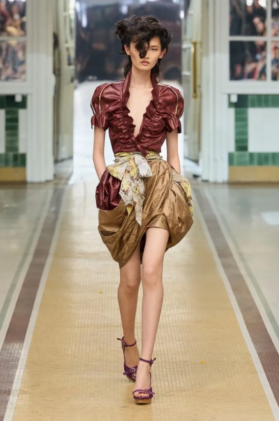 Hinh anh Vivienne Westwood Spring 2027: “Đây là mùa hè” 29