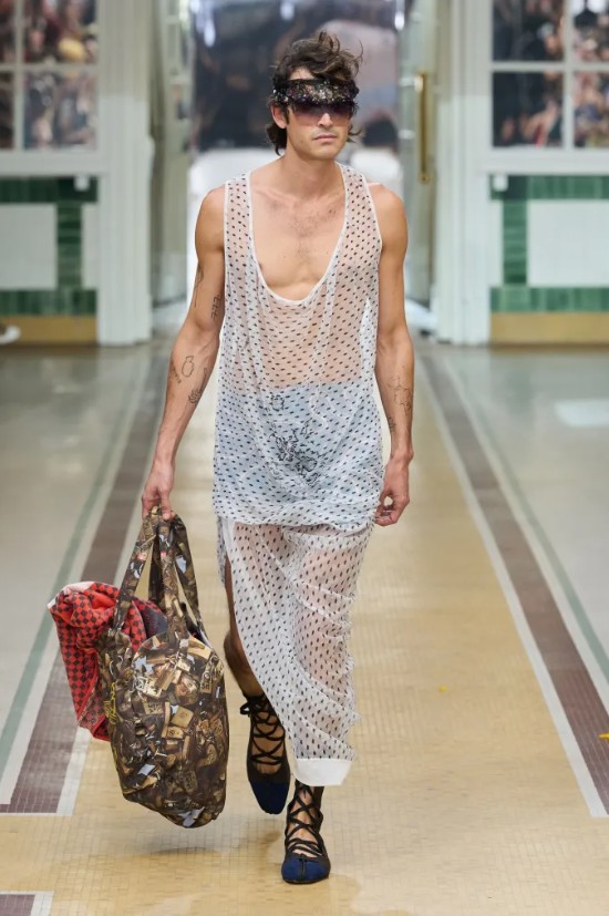 Hinh anh Vivienne Westwood Spring 2027: “Đây là mùa hè” 8