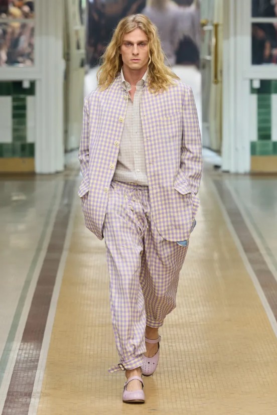 Hinh anh Vivienne Westwood Spring 2027: “Đây là mùa hè” 20