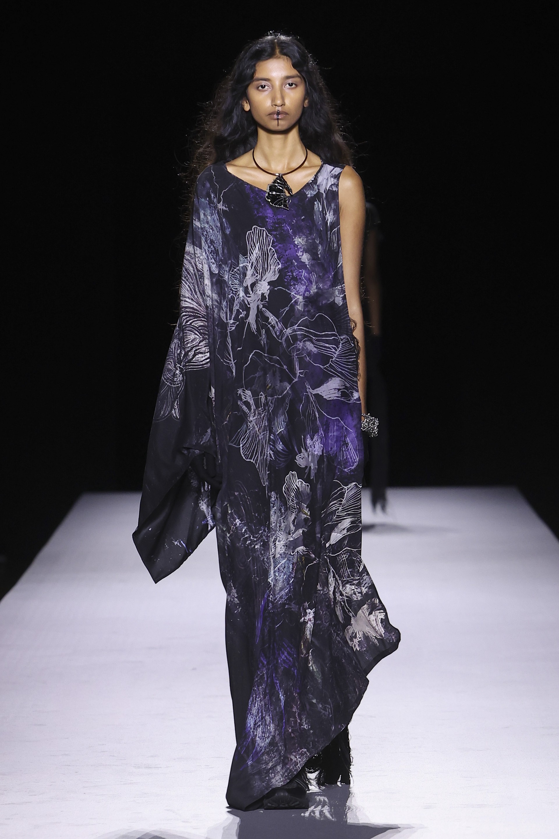 Hinh anh Yohji Yamamoto Xuân Hè 2027: Về với vải và sợi nơi áo quần khởi sinh 14