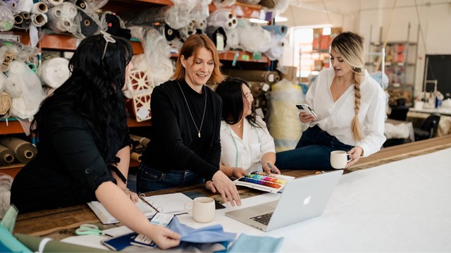 Reverse Mentoring: Khi năng lực người trẻ trở thành lợi thế cạnh tranh của doanh nghiệp