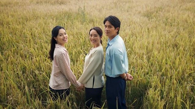 Review phim ‘Ai Thương Ai Mến’: Khi tình người lấp đầy những khoảng trống truân chuyên