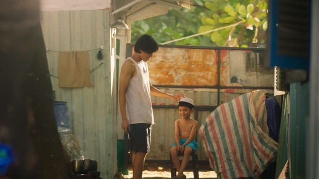 ‘Con kể ba nghe’: Khi sự im lặng không còn là vàng