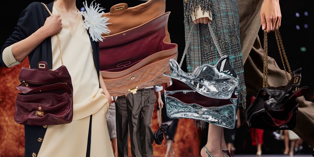 Chiếc túi 2.55 qua nhãn quan của Matthieu Blazy