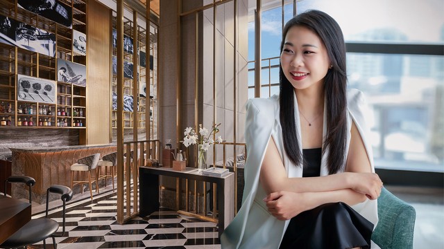 Quỳnh Trang - The Cloud Lounge Manager: Bản lĩnh giữa tầng mây