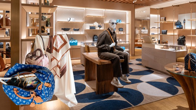'Art of Travel' định hình cửa hàng đầu tiên dành cho nam của Louis Vuitton tại Việt Nam