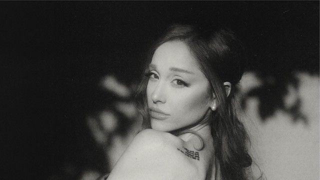 Ariana Grande ngày trở lại: Định hình một nghệ sĩ tính