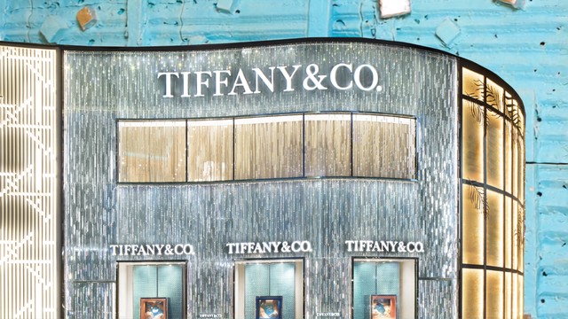 Sắc xanh Tiffany & Co. tỏa sáng giữa lòng Singapore