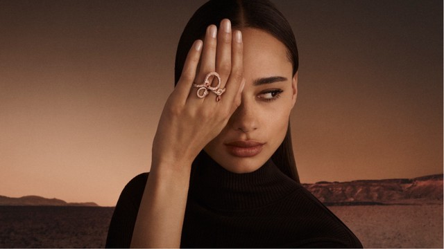 Into The Horsescape: Dấu yên cương giữa miền đá quý Hermès