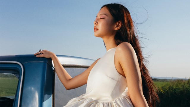“Less Than A Lover” và chương mới của Jennie (BLACKPINK)