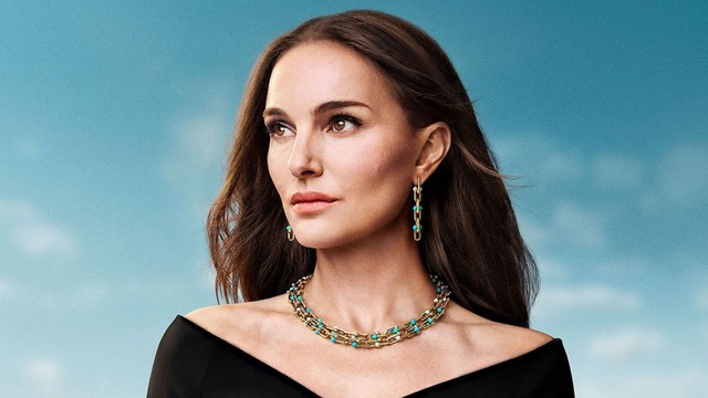 Tiffany & Co. điểm ánh ngọc trai Akoya trên mắt xích HardWear